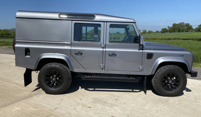 Land Rover DEFENDER 110 2.2 D 2012 full