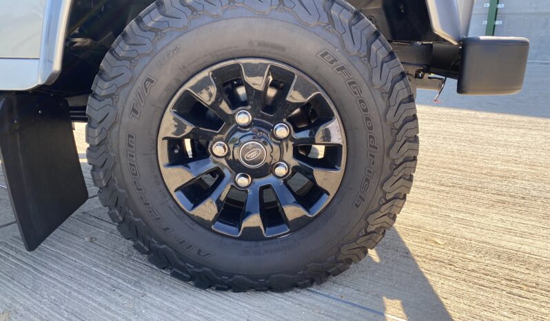 Land Rover DEFENDER 110 2.2 D 2012 full