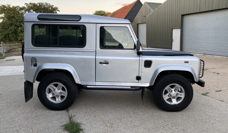 Land Rover Defender 90 TD5 XS SW full