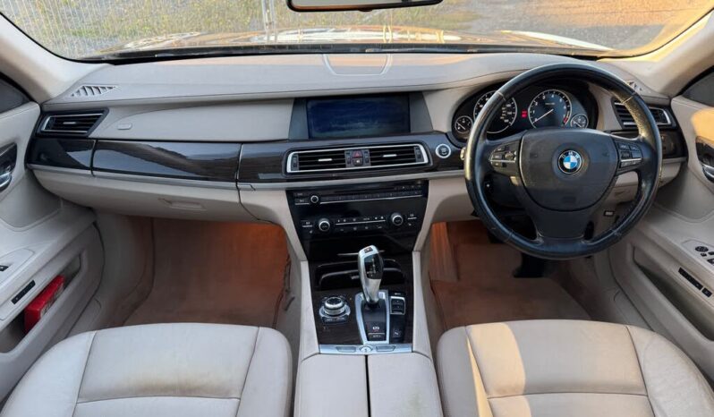 2010 BMW 7 Series 3.0 740i L full