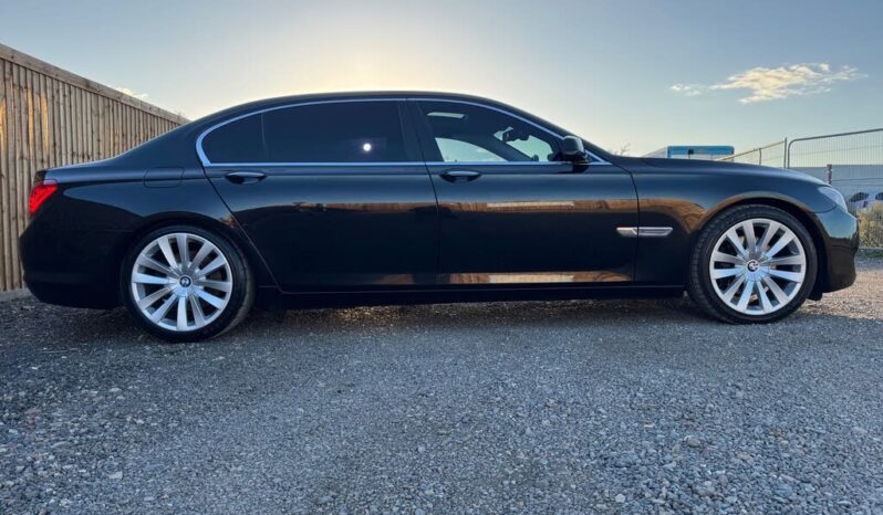 2010 BMW 7 Series 3.0 740i L full
