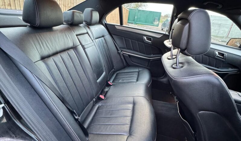 2014 Mercedes-Benz E-Class 2.1TD E300 SE Saloon 4d full
