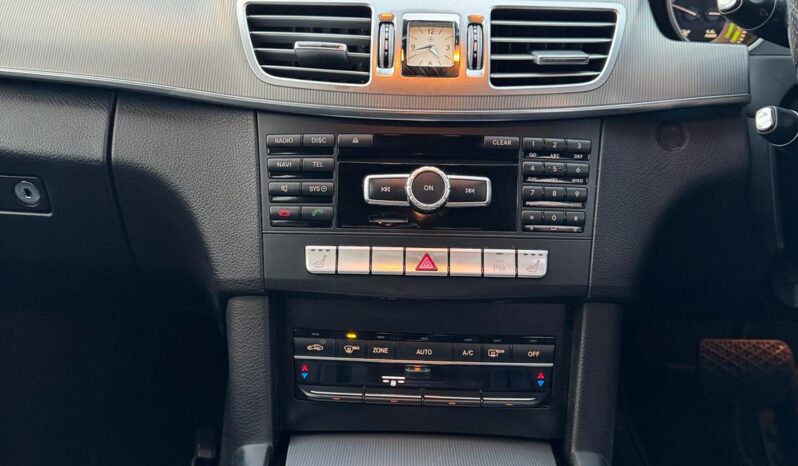 2014 Mercedes-Benz E-Class 2.1TD E300 SE Saloon 4d full