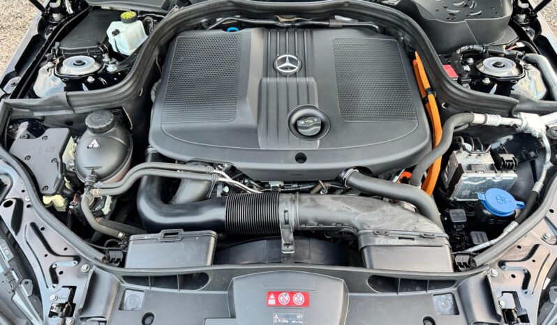 2014 Mercedes-Benz E-Class 2.1TD E300 SE Saloon 4d full