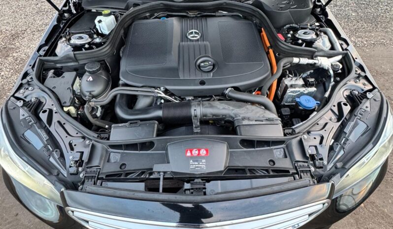 2014 Mercedes-Benz E-Class 2.1TD E300 SE Saloon 4d full