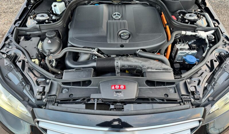 2014 Mercedes-Benz E-Class 2.1TD E300 SE Saloon 4d full